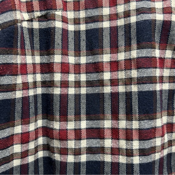 2/$15 🐧 Lightweight Plaid Flannel Button Up - Picture 4 of 4